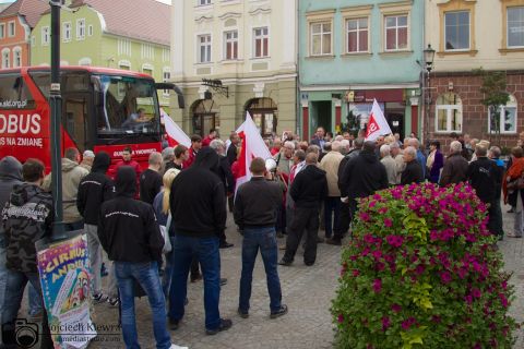 czerwony autobus